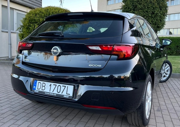 Opel Astra cena 43999 przebieg: 66200, rok produkcji 2017 z Wałbrzych małe 529